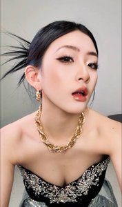 🇨🇳薇薇安的个人资料 - CoCo⏺