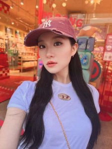 玲珑的个人资料 - CoCo⏺