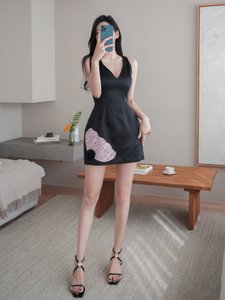 玲玲（火辣车模，本人照片，服务系美女） - 小蛋糕