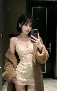 小亲亲→强势回归→可拍视频→本人照 - 梦巴黎