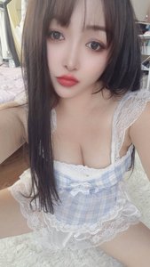 今日新人娜宝（天然巨乳E，口爆） - 欢乐谷