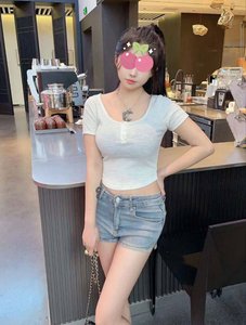 樱桃🍒 刚到 身材苗条 服务不用怀疑 - 烟雨朦胧