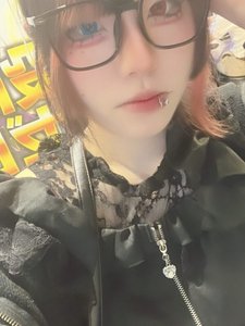 莉愛（水多的三次元地雷妹） - 皮卡乐园