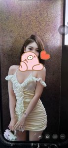 拉菲 出身中国🇨🇳 本店头牌 三点粉 在线学生妹 不能露脸请多包涵 如果是雷 双倍赔付 - 金色阳光