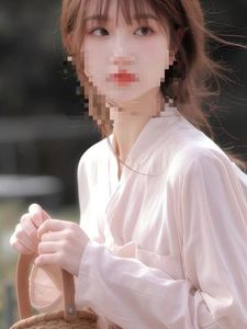 念念 出身：中国北方 极品学生妹 可爱😍 开朗 服务态度最好 - 金色阳光